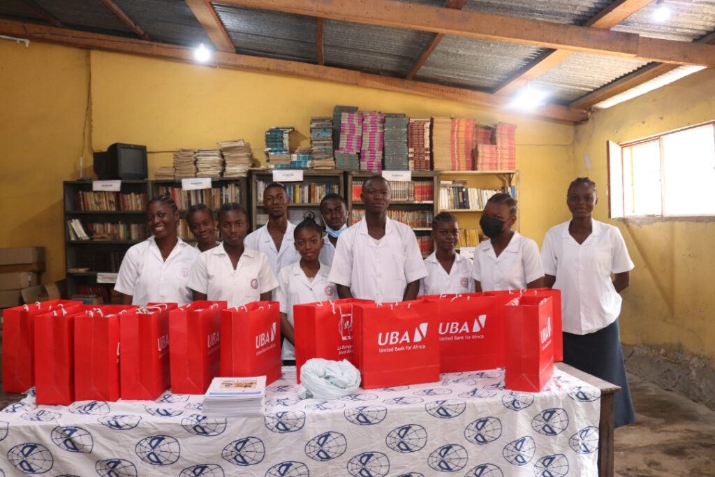 Read Africa, UBA fait le don des livres dans plusieurs écoles de Kinshasa