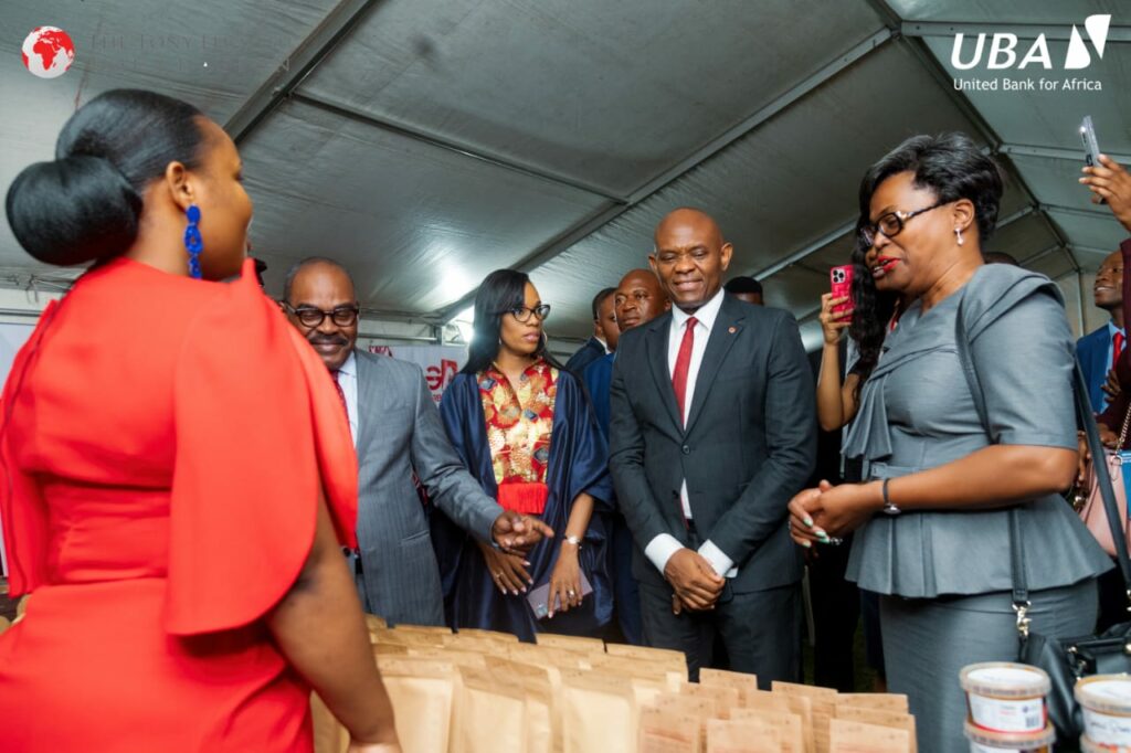 La Fondation Tony Elumelu a débloqué 100 millions de dollars sur 10 ans visant à identifier, former, encadrer et financer 10 000 jeunes entrepreneurs africains et elle a autonomisé 211 entrepreneurs en RDC jusqu'à présent.