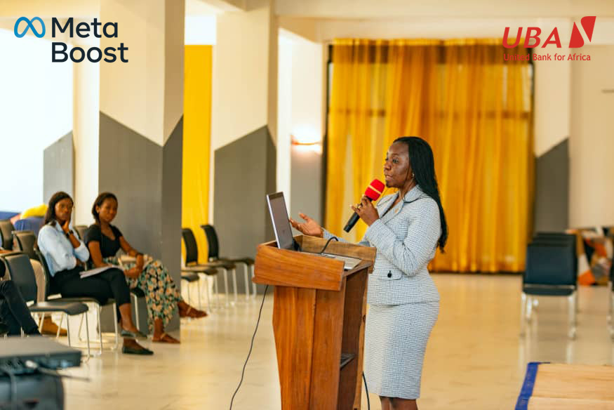 Dans son discours introductif, Gisèle Bondo, Directrice de la Banque de Détail, a souligné que l'objectif principal de cette formation était d'amener les PMEs à bien utiliser les réseaux sociaux et d'améliorer leurs ventes et images en ligne